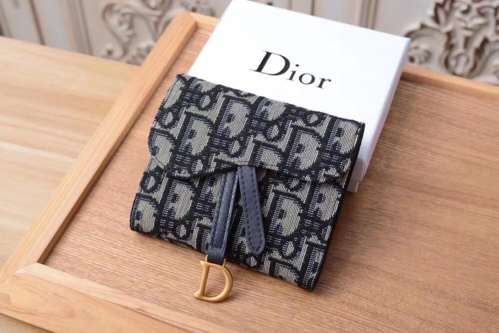 Saddle Flap Cardholder - Image 2
